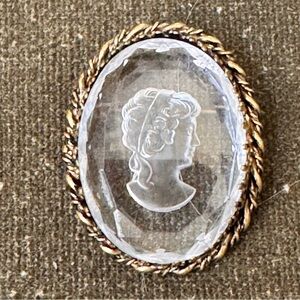 Vintage Gold Tone Intaglio Glass Cameo Brooch Germany